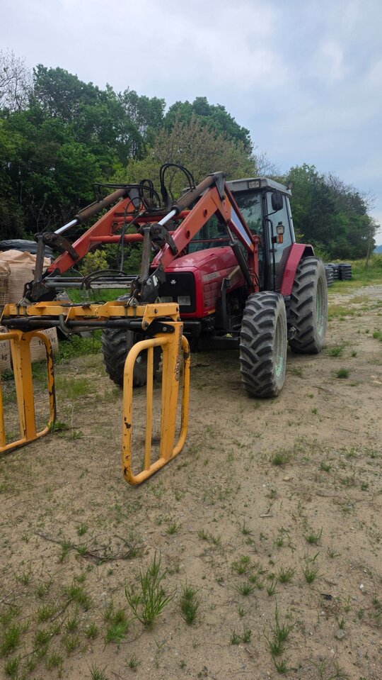 MF Tractor MF-6270 (115hp) 앞좌측면