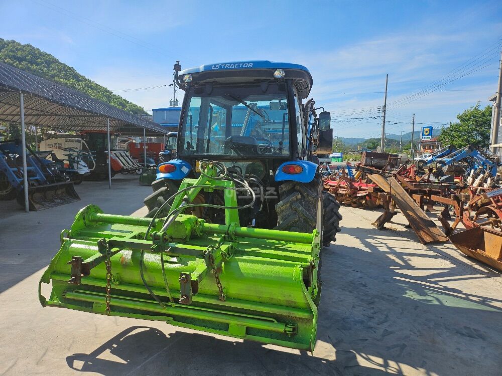 LS Tractor U6162 (62hp) 뒤우측면