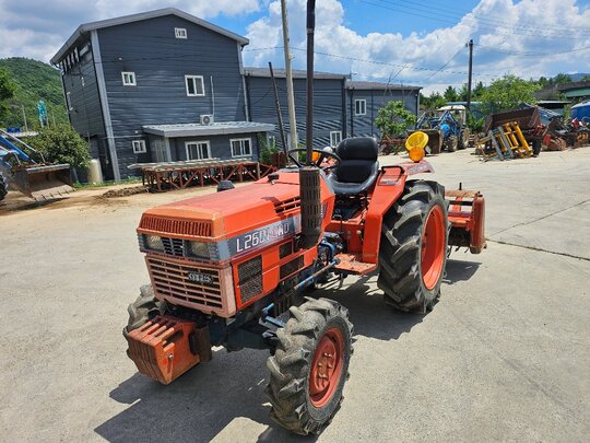Daedong Tractor L2601 (26hp) 앞좌측면