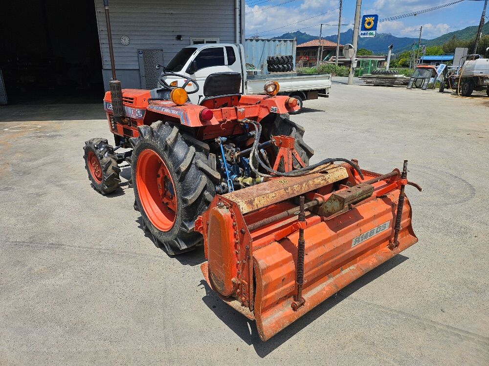 Daedong Tractor L2601 (26hp) 뒤우측면