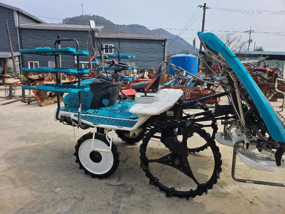 Kubota Rice transplanter KWP69DF (6Rows) 뒤우측면