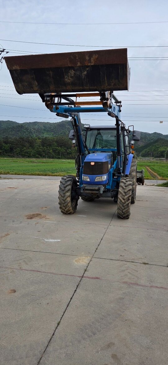 TYM Tractor TJW95 (95hp) 앞좌측면
