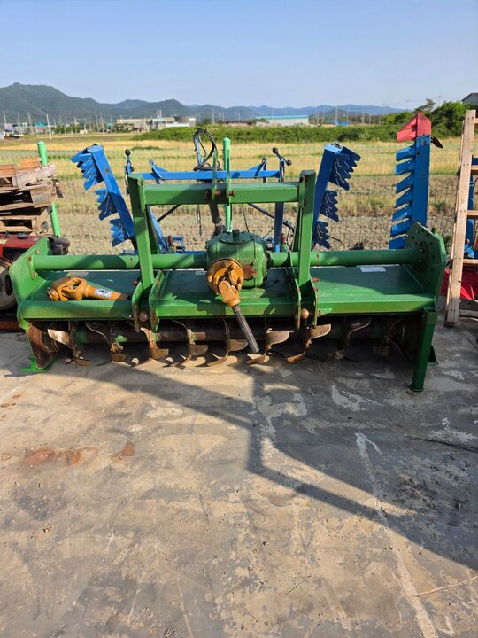 웅진 로타리 WJ220SE (경폭220cm) 앞좌측면