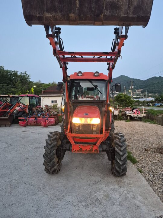 대동 트랙터 D500 (50마력) 앞좌측면