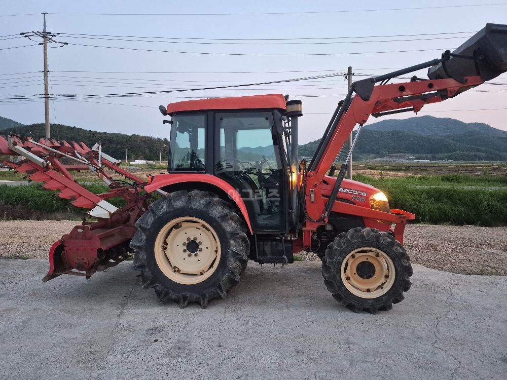 대동 트랙터 D500 (50마력) 뒤우측면