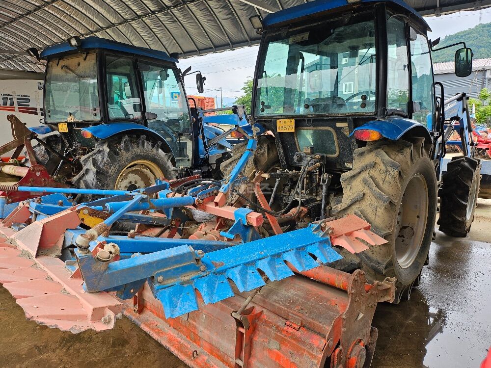 LS 트랙터 U55 (55마력) 뒤우측면