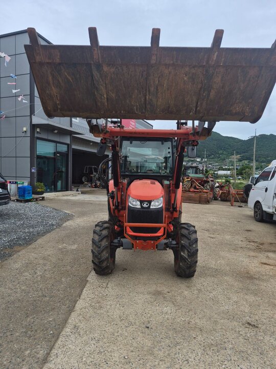 Kubota Tractor L445V (44hp) 앞좌측면
