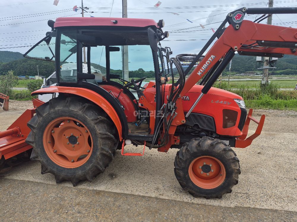Kubota Tractor L445V (44hp) 뒤우측면