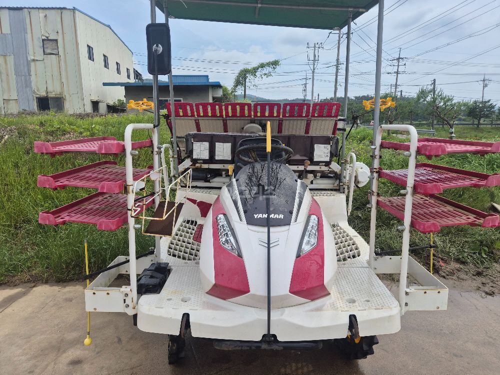 Yanmar Rice transplanter YR8D (8Rows) 뒤우측면