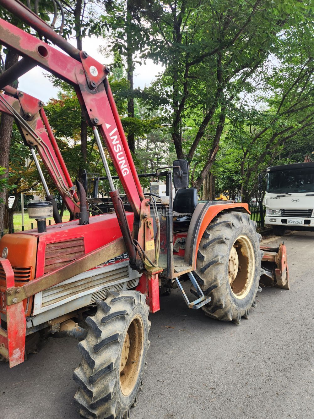 Kukje Tractor F505 (50hp) 뒤우측면