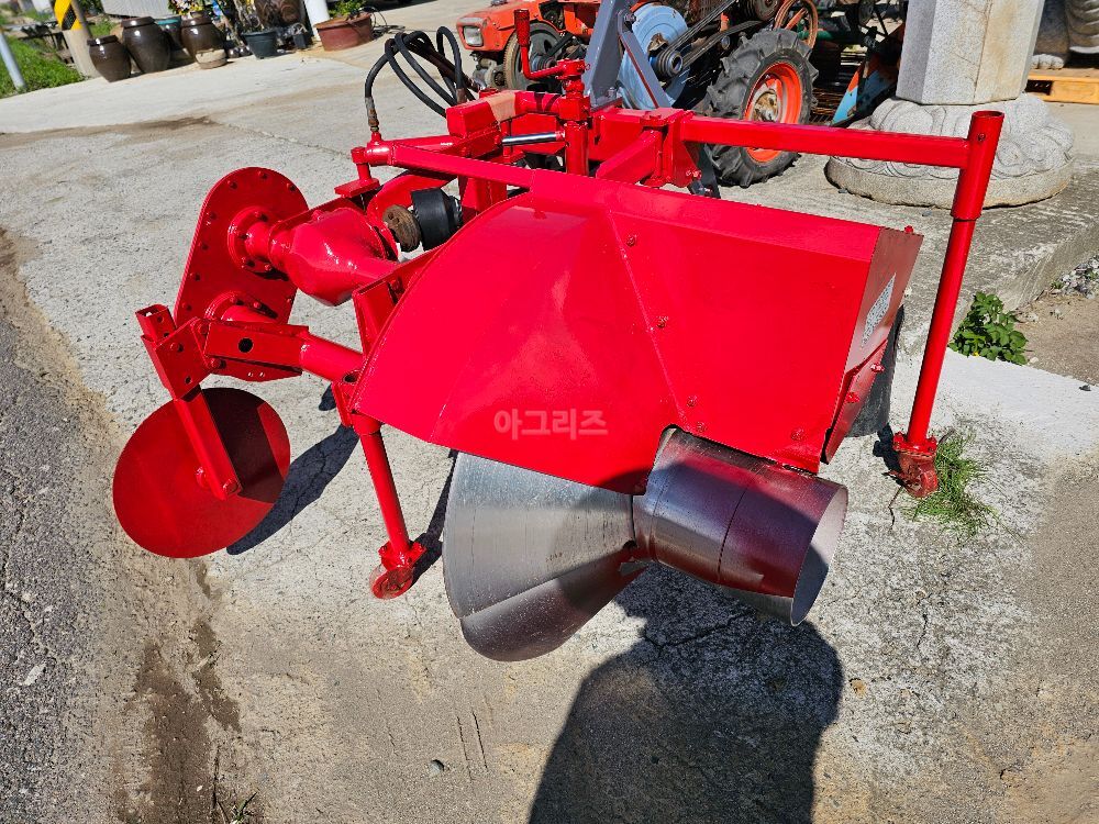  논두렁조성기 AZ-350CH  뒤우측면