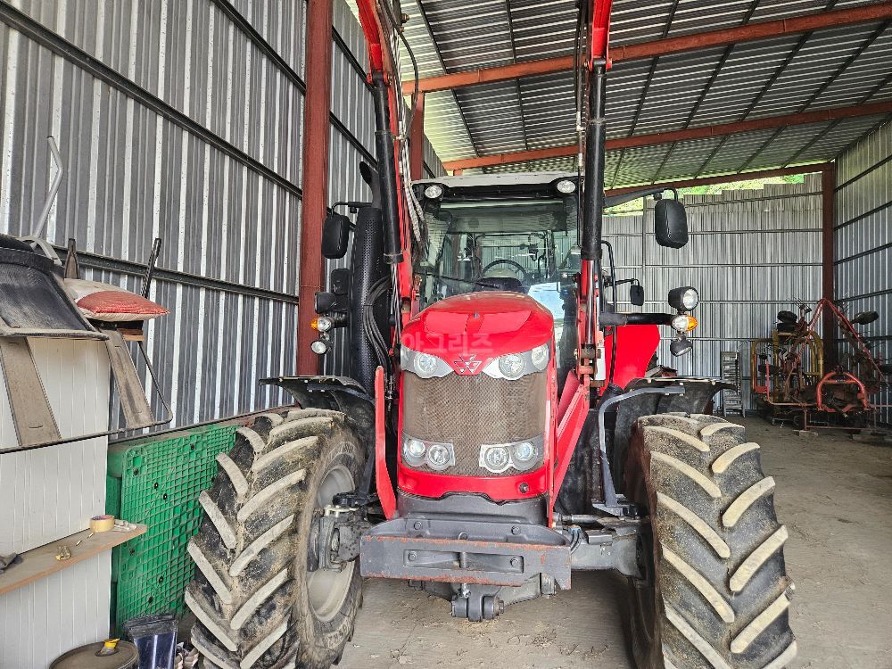 아세아 트랙터 MF6614 (140마력) 뒤우측면