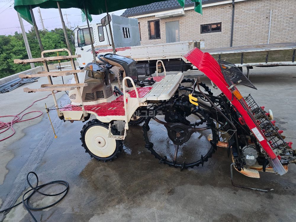 Yanmar Rice transplanter VP6X (6Rows) 뒤우측면