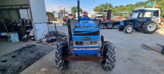 TYM 트랙터 TA4040 (41마력) 앞좌측면