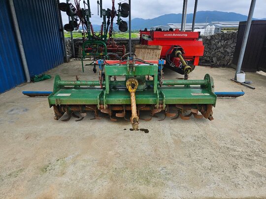위켄글로벌 로타리 WR2600MGW (경폭260cm) 앞좌측면