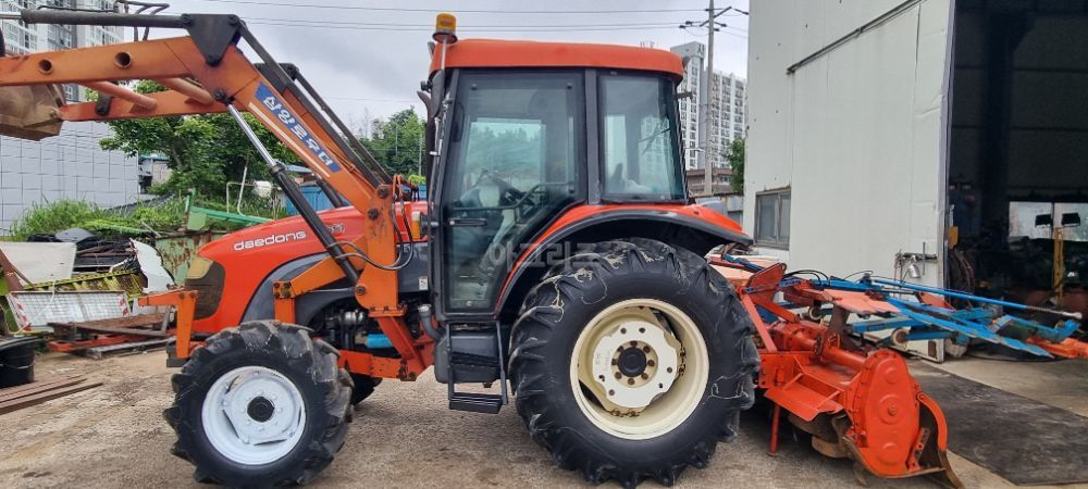 대동 트랙터 D651 (65마력) 뒤우측면