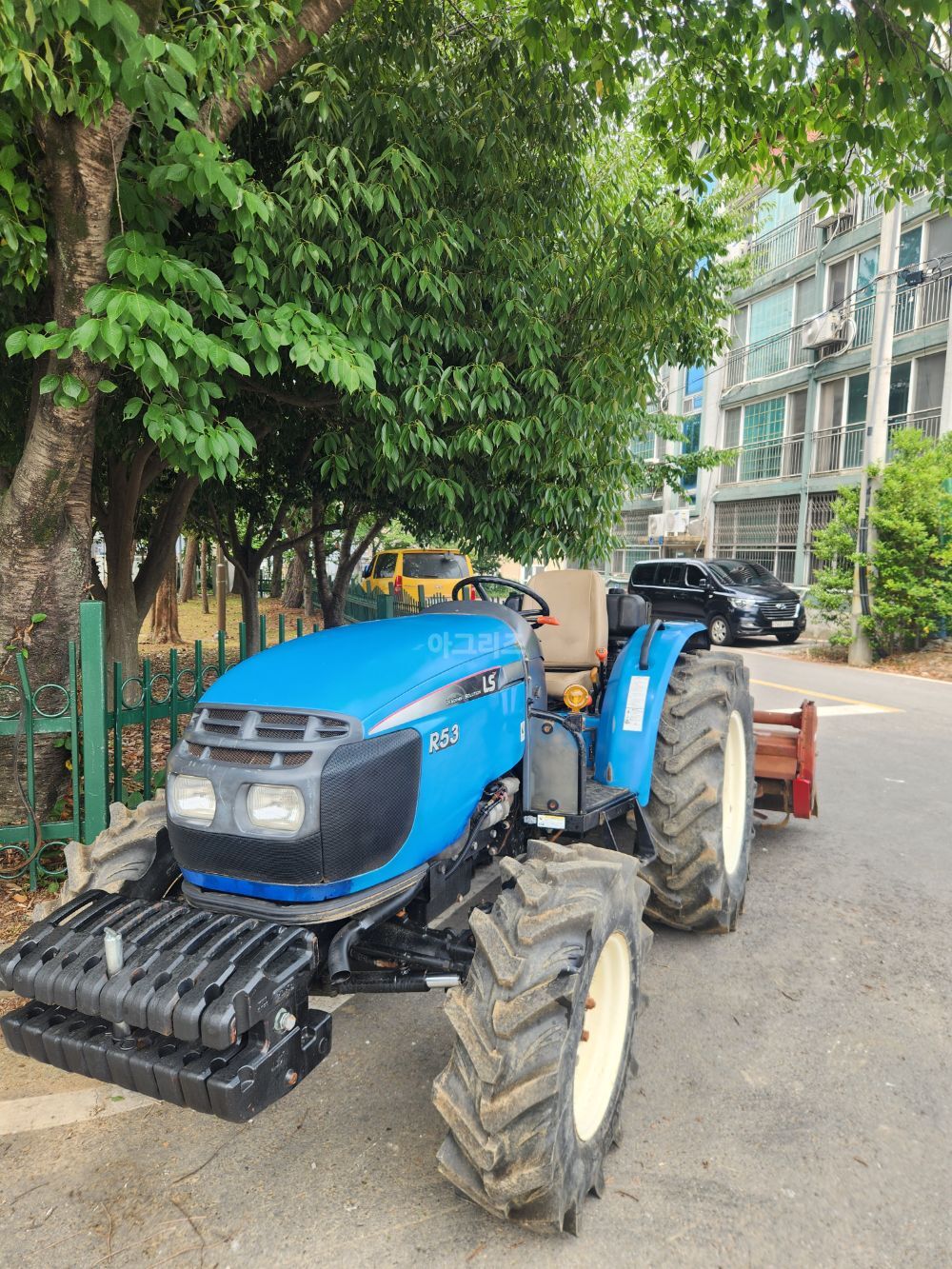 LS Tractor R48 (48hp) 뒤우측면