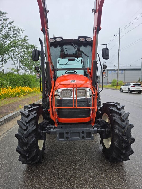대동 트랙터 MX70 (70마력) 앞좌측면