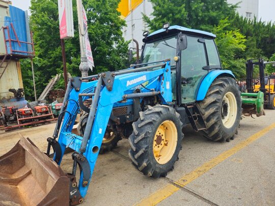LS 트랙터 L7030 (85마력) 앞좌측면
