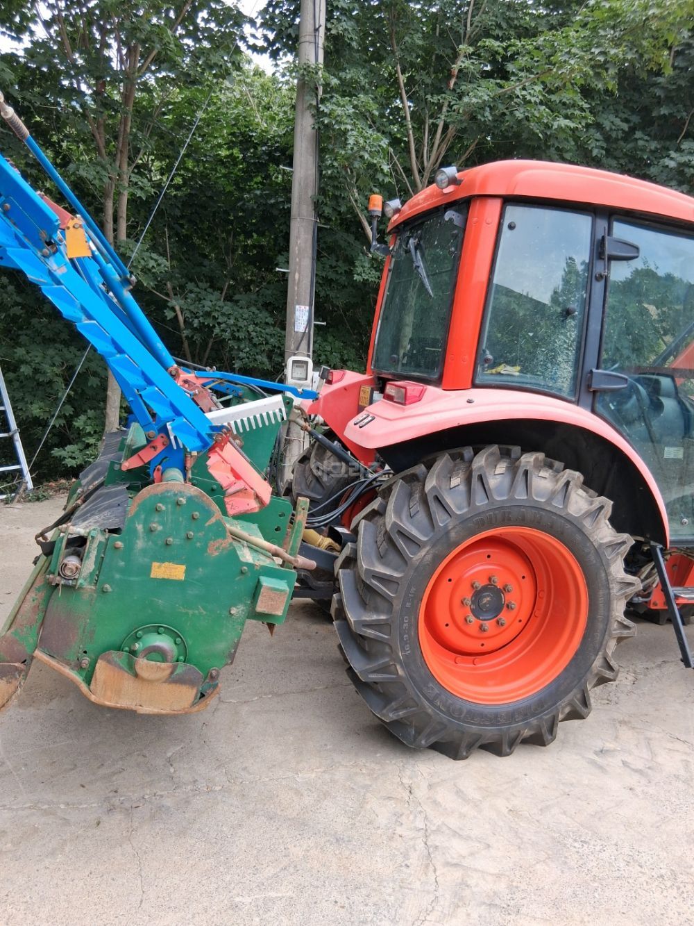 대동 트랙터 PX800 (80마력) 뒤우측면