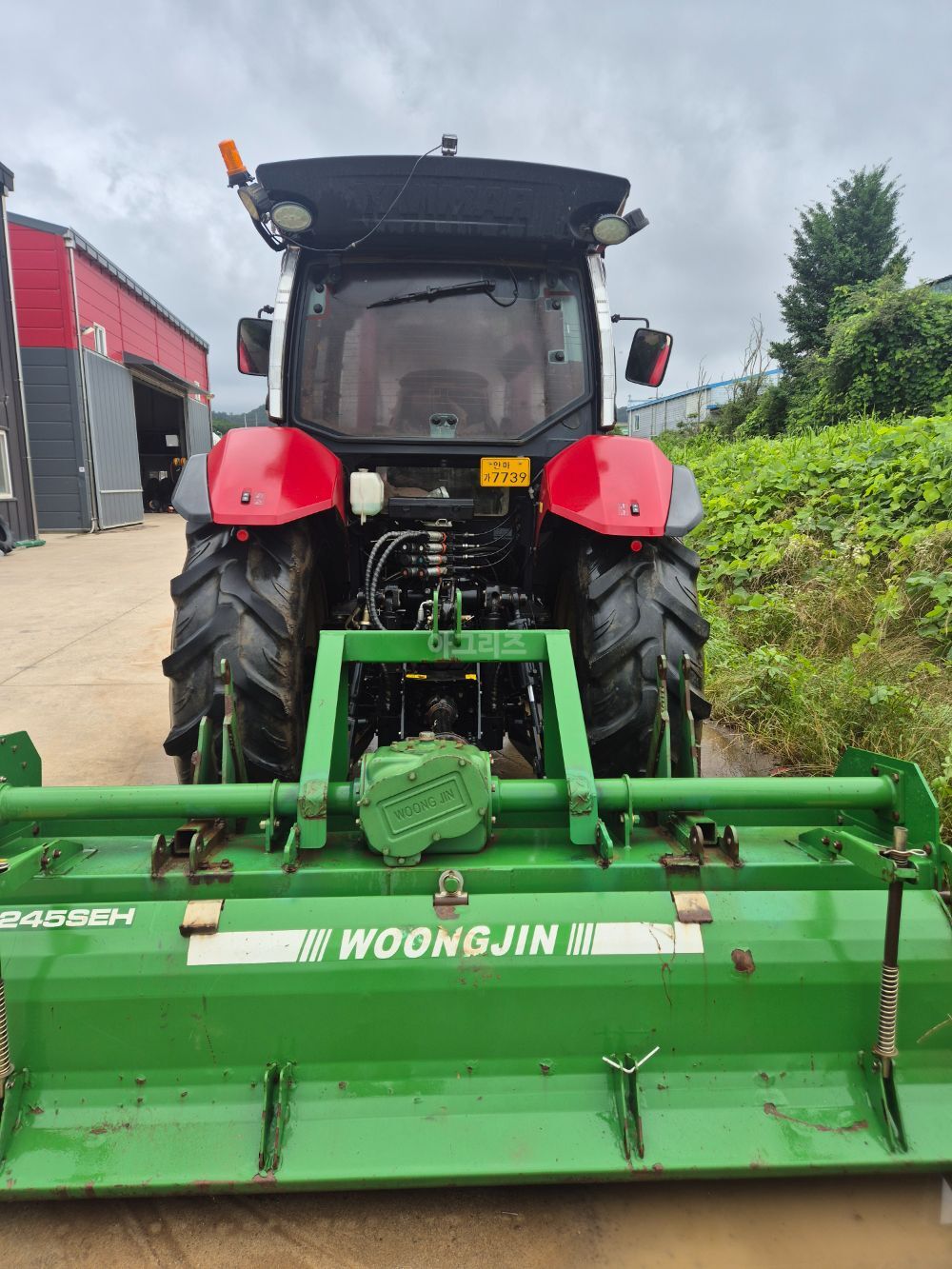 Yanmar Tractor YT5113A (113hp) 뒤우측면