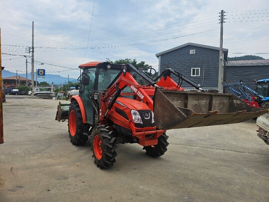 대동 트랙터 NX600 (58마력) 앞좌측면