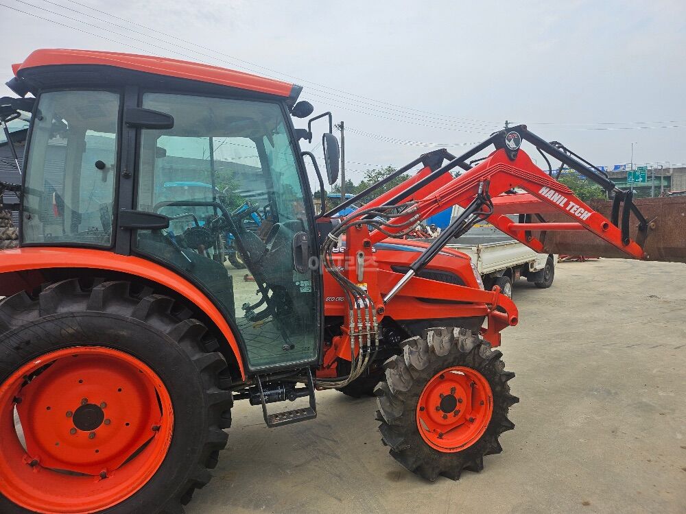 대동 트랙터 NX600 (58마력) 뒤우측면