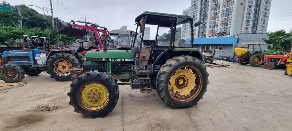 JohnDeere Tractor 1750 (53hp) 뒤우측면
