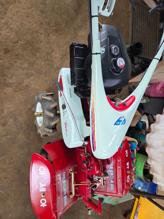 Shibaura Cultivator AMC-880SM (6.5hp) 앞좌측면