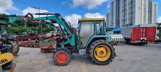 Daedong Tractor D62 (62hp) 앞좌측면