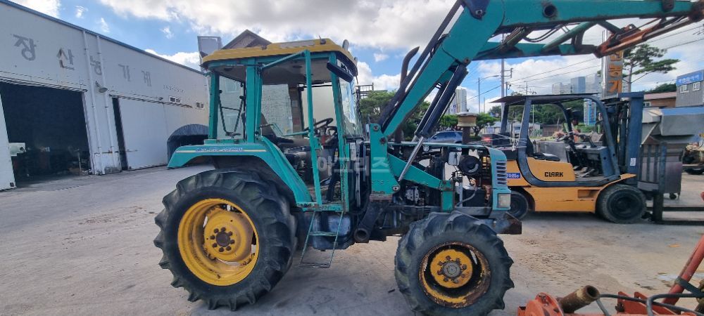 Daedong Tractor D62 (62hp) 뒤우측면