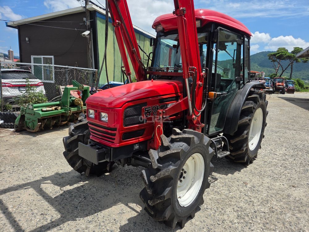TYM 트랙터 T550 (55마력) 뒤우측면