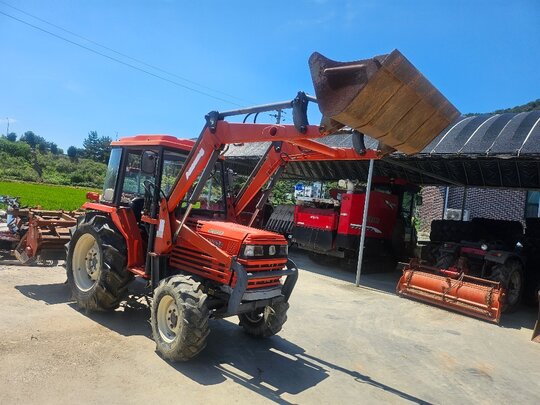Daedong Tractor D4351 (43hp) 앞좌측면