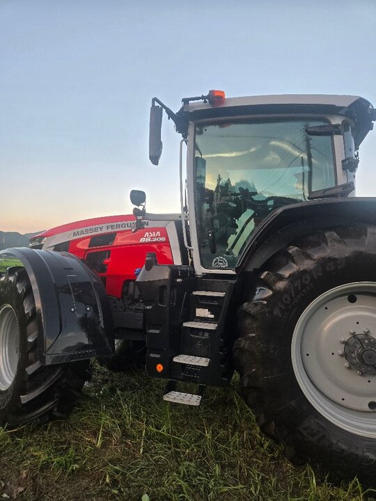 Shibaura Tractor 8s. 305-F (305hp) 앞좌측면