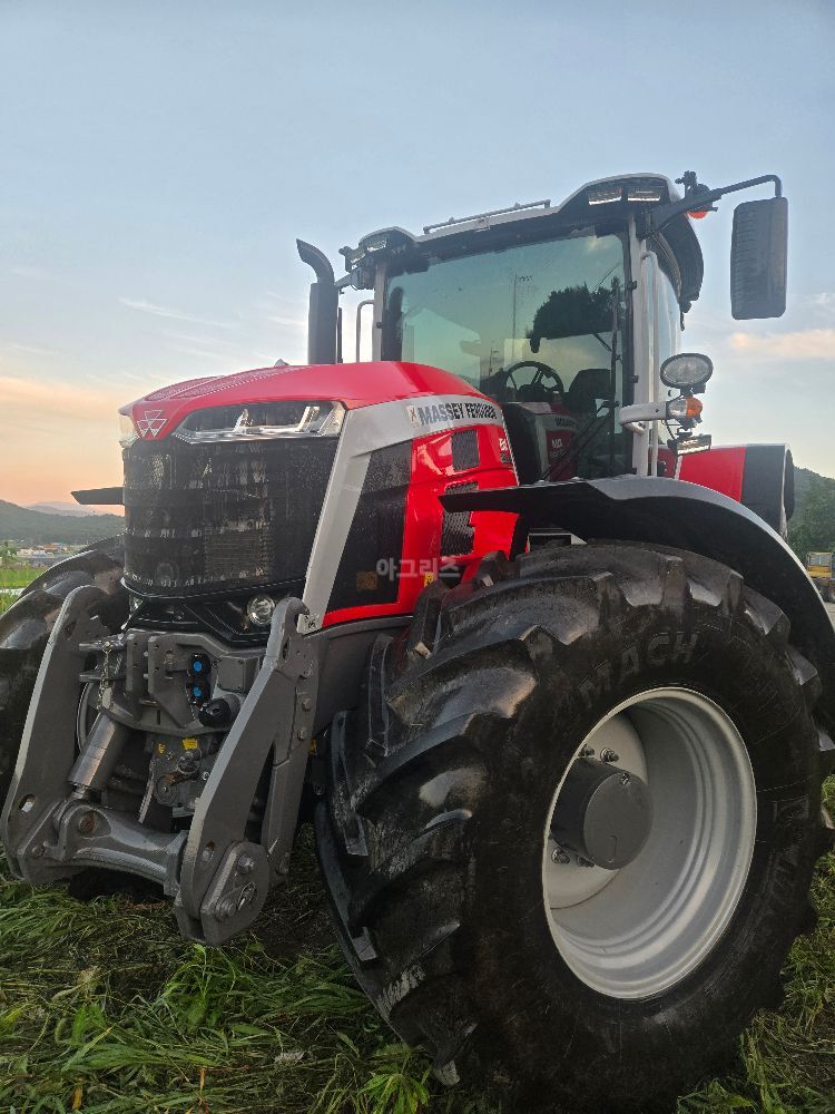 Shibaura Tractor 8s. 305-F (305hp) 뒤우측면