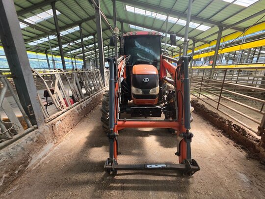 Kubota Tractor MZ953 (95hp) 앞좌측면