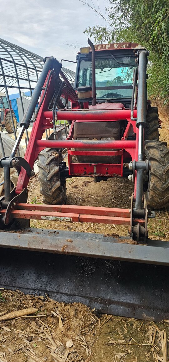  Tractor 55 (55hp) 앞좌측면