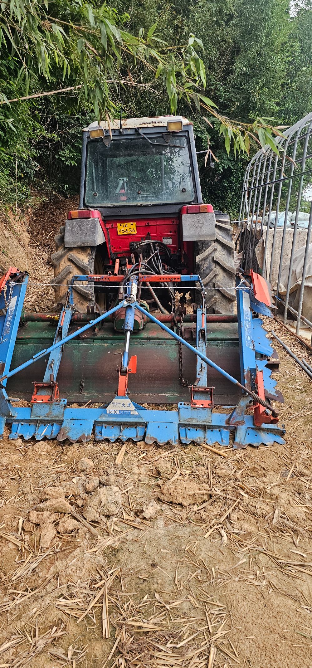  Tractor 55 (55hp) 뒤우측면