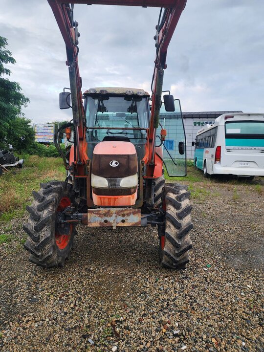 Kubota Tractor MZ953 (95hp) 앞좌측면
