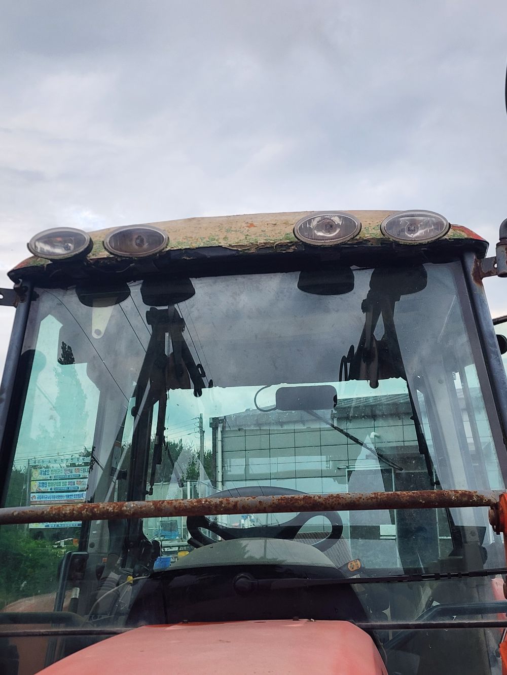 Kubota Tractor MZ953 (95hp) 뒤우측면