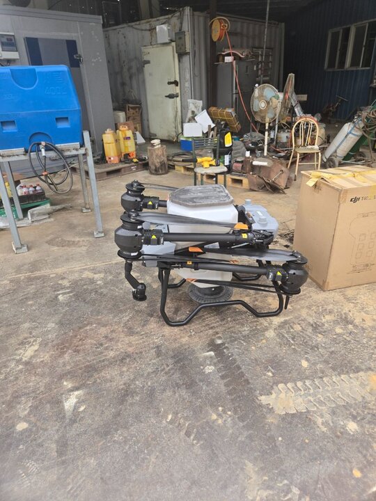 드론 DJI T40드론 DJI T40 앞좌측면