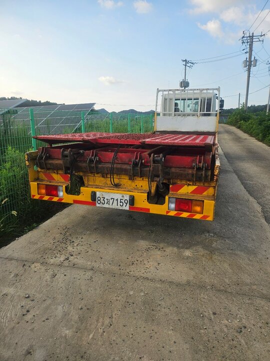 현대 메가5톤 5톤 앞좌측면