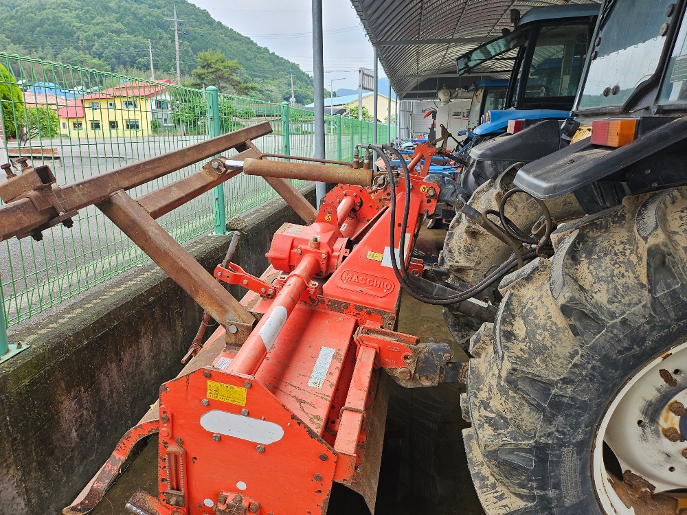 TYM 트랙터 T502 (50마력) 뒤우측면