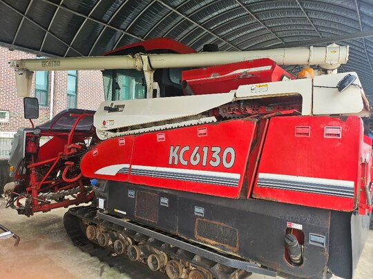 Kukje Combine Harvester KC6130 (6Rows) 앞좌측면