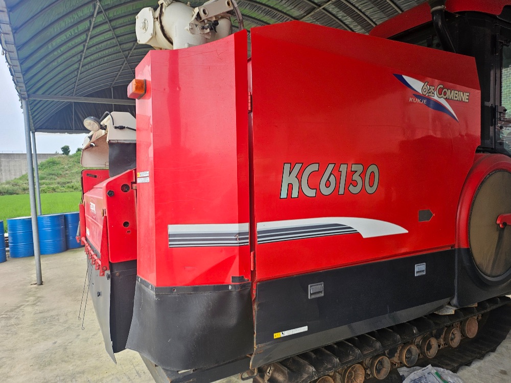 Kukje Combine Harvester KC6130 (6Rows) 뒤우측면