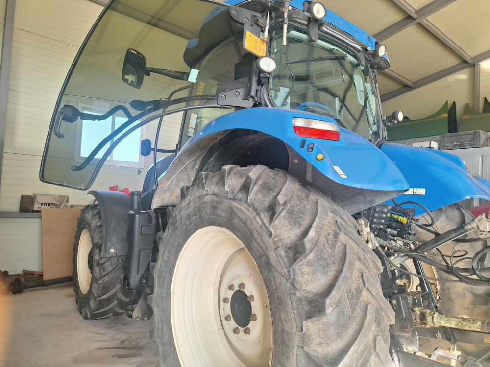 뉴홀랜드 트랙터 T6080 (155마력) 뒤우측면