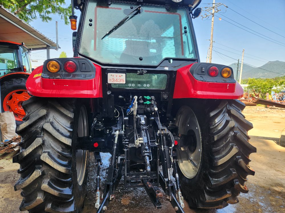 TYM 트랙터 TS130CP6ANB (129마력) 뒤우측면