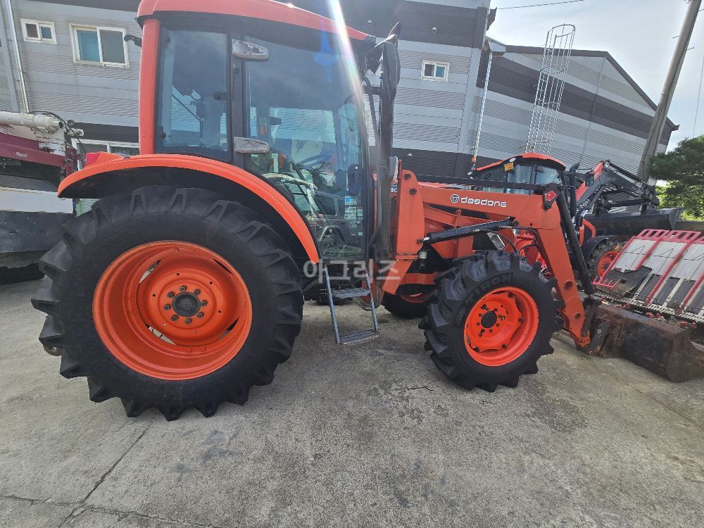 대동 트랙터 PS900 (94마력) 뒤우측면