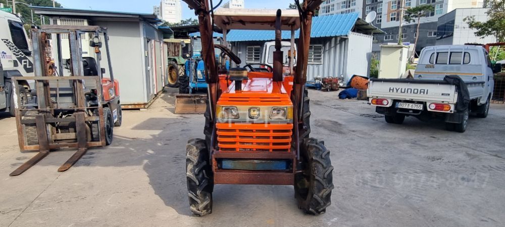 대동 트랙터 L3503 (35마력) 뒤우측면