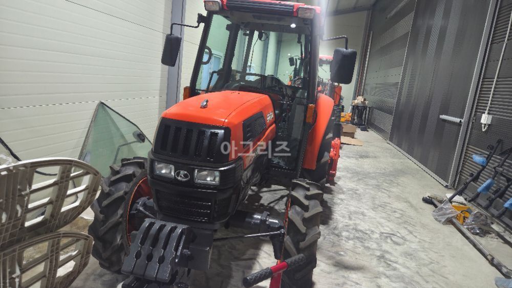 Kubota Tractor L500M (50hp) 뒤우측면